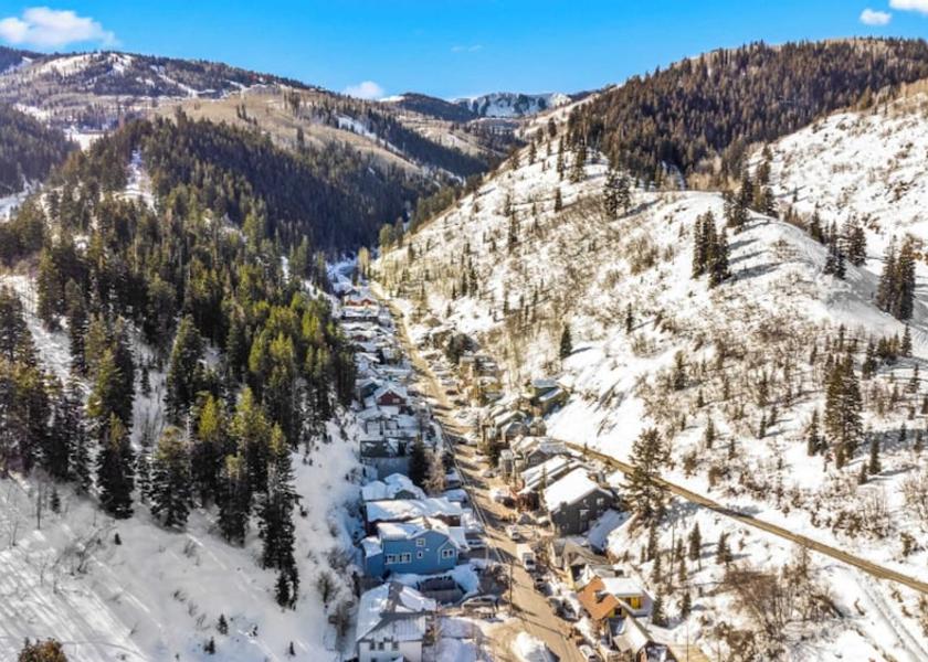 Kentucky Park City Interior Entrance