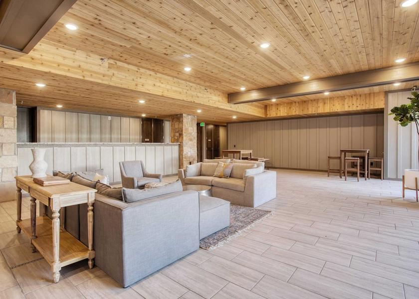 Kentucky Park City Lobby