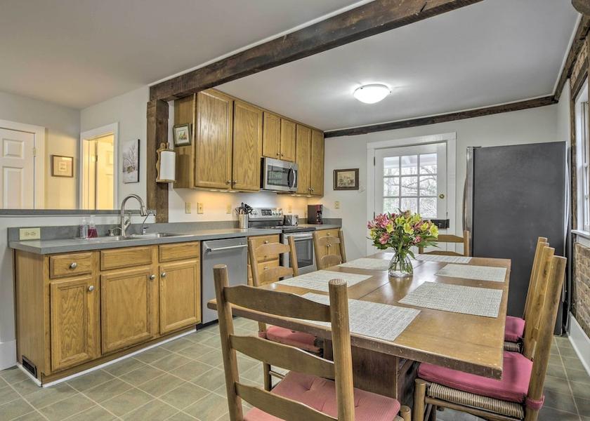 North Carolina Pittsboro Interior Entrance