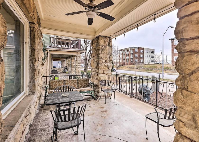 Kansas Kansas City Interior Entrance