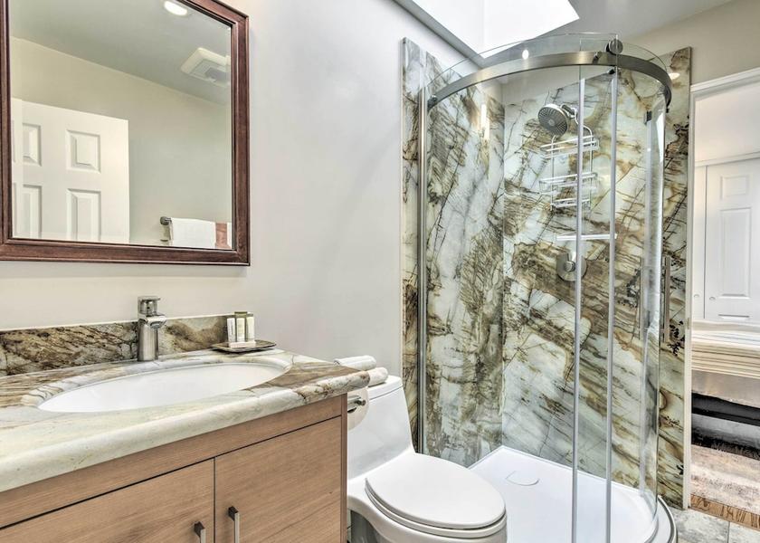 California Alameda Interior Entrance