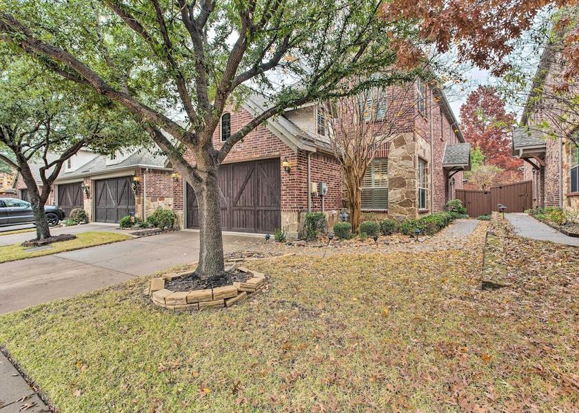 Texas Plano Interior Entrance