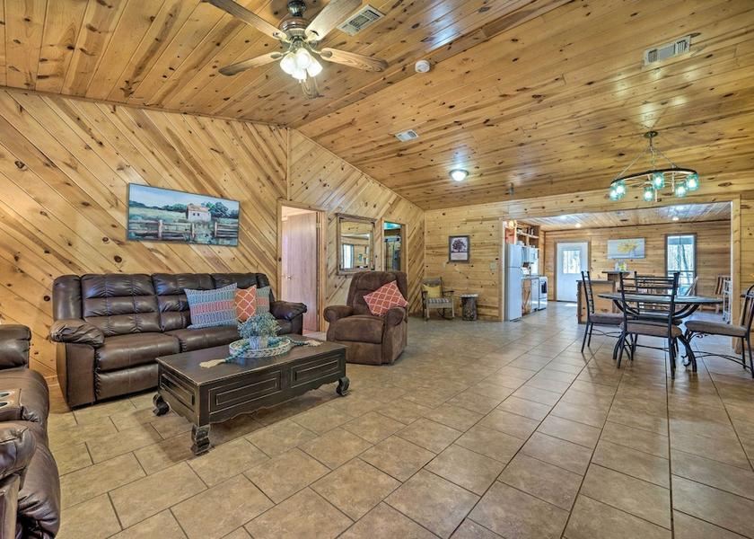 Oklahoma Broken Bow Interior Entrance