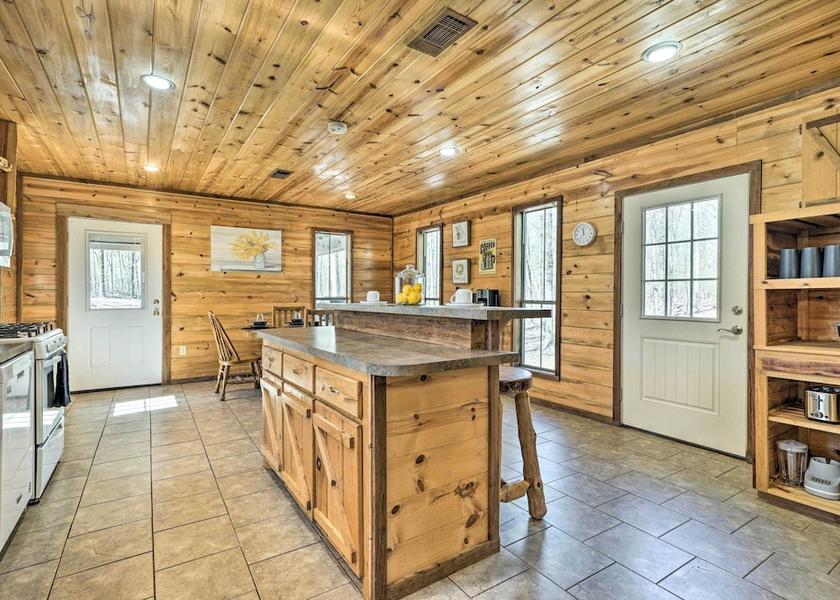 Oklahoma Broken Bow Interior Entrance