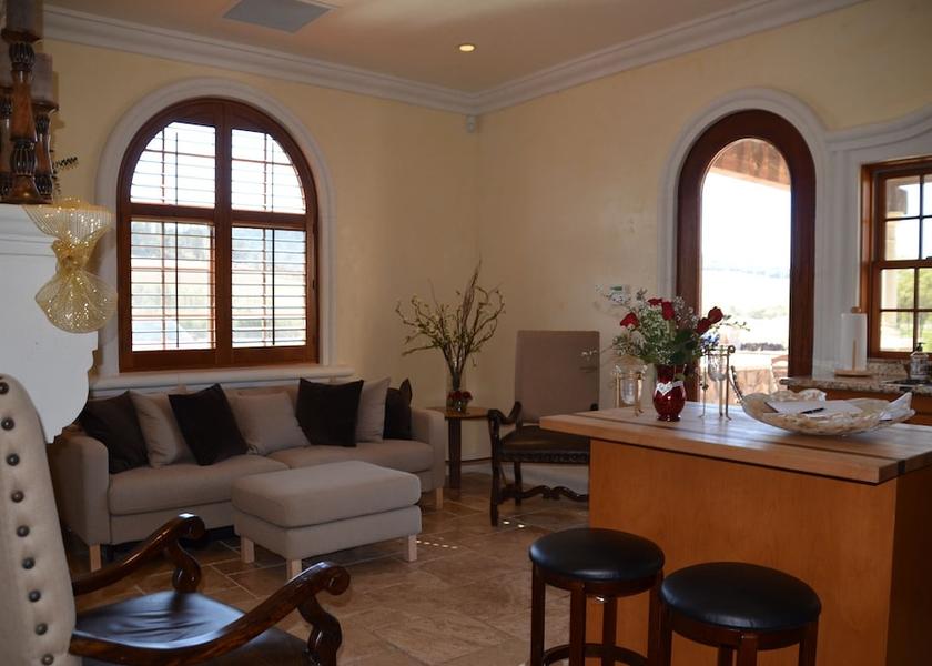 California Lower Lake Living Area