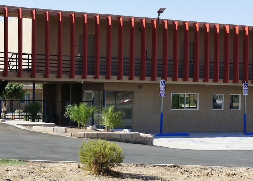 California Apple Valley Facade