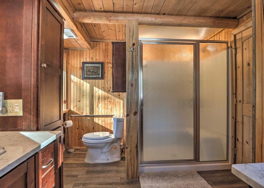 Idaho Cascade Interior Entrance