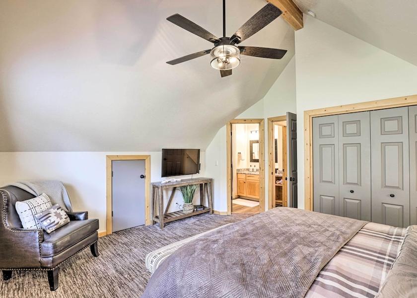 Kansas Oakley Interior Entrance