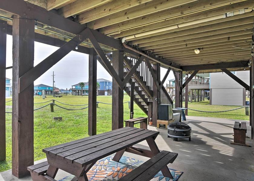 Texas Port Bolivar Interior Entrance
