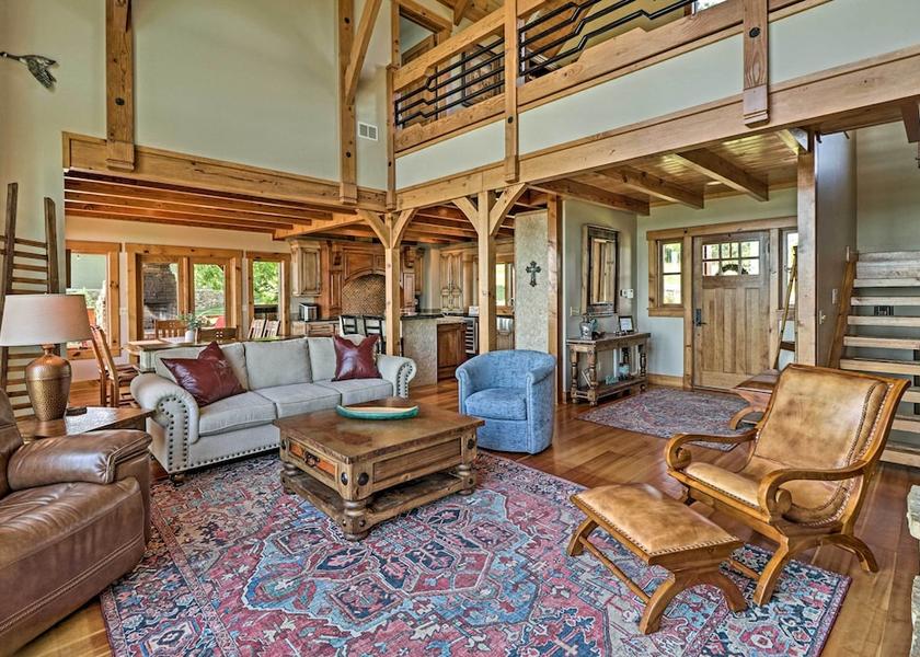 Arkansas Edgemont Interior Entrance