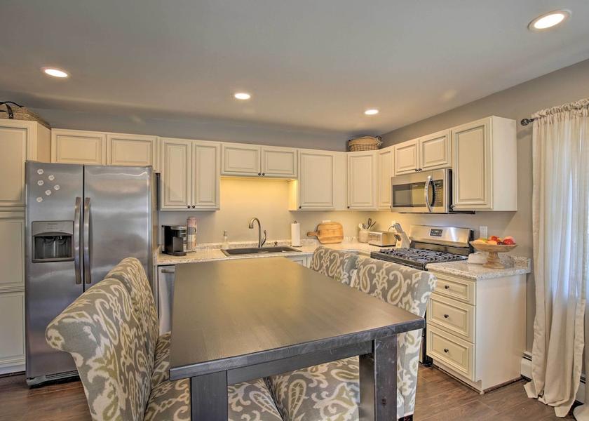 New York Pine Plains Interior Entrance