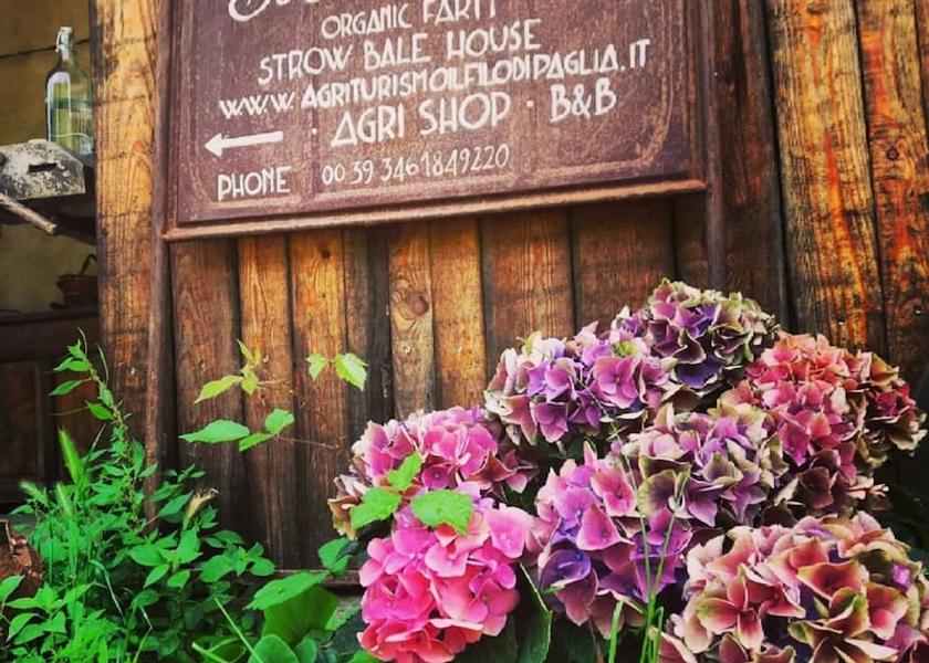 Liguria Carro Entrance