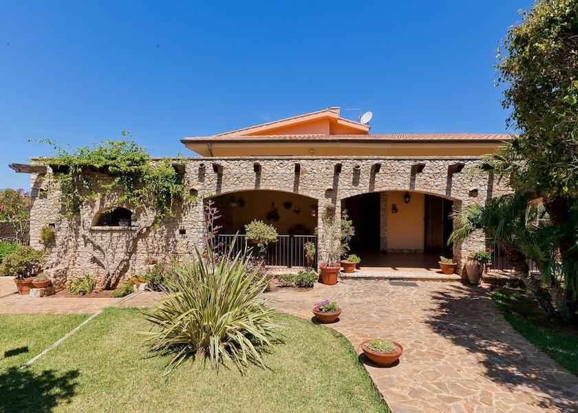 Sicily Cinisi Exterior Detail