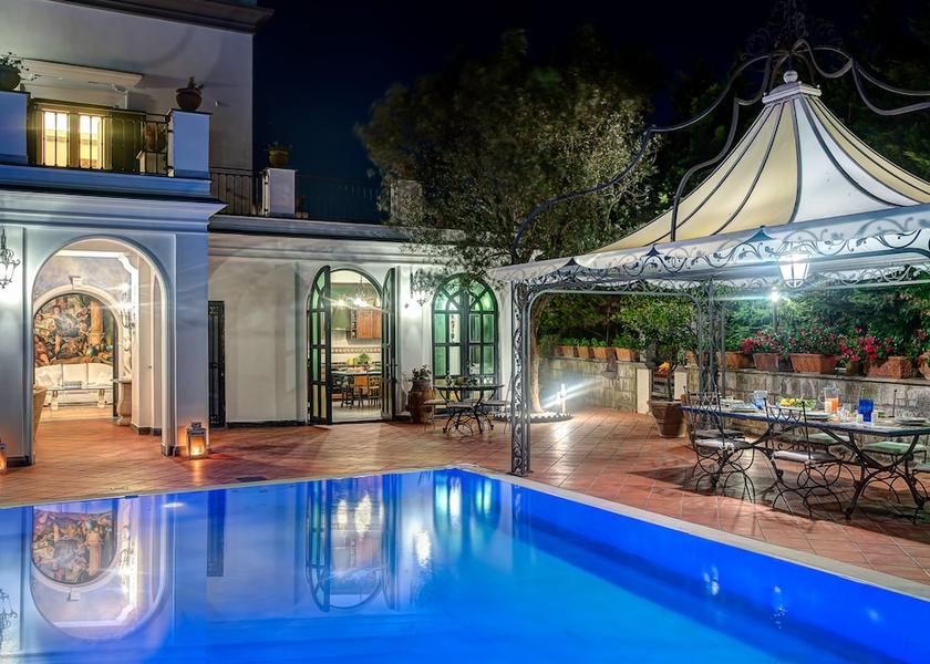 Campania Sant'Agnello Facade