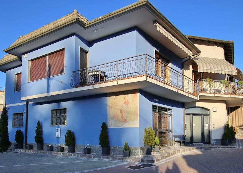 Lombardy San Fermo della Battaglia Room