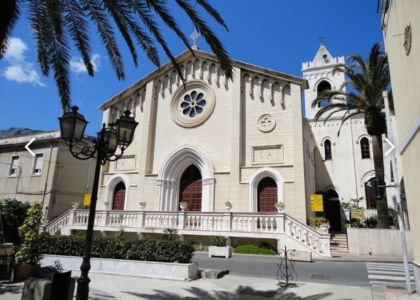 Sicily Letojanni Exterior Detail