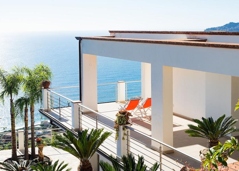 Sicily Letojanni Exterior Detail