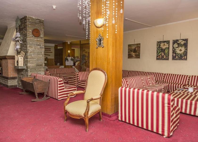 Piedmont Sauze d'Oulx Lobby