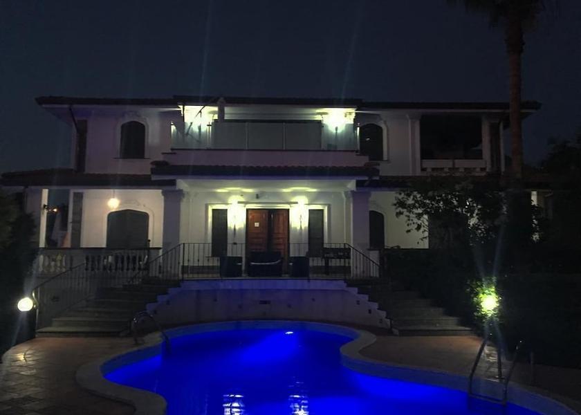 Campania Ercolano Facade