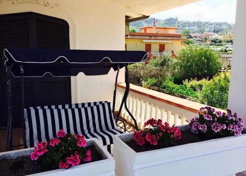 Campania Ercolano Exterior Detail