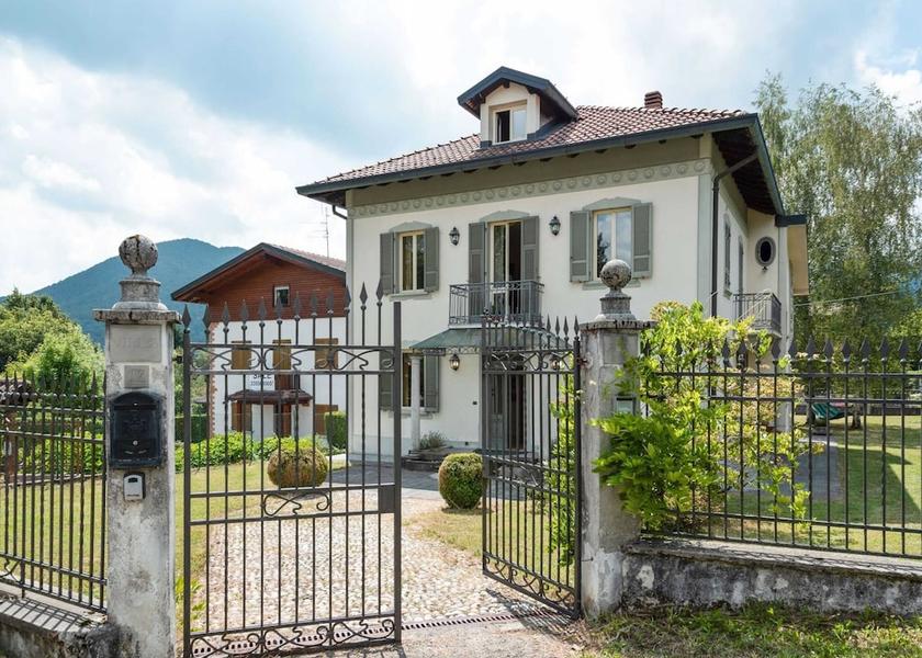 Lombardy Alta Valle Intelvi Exterior Detail