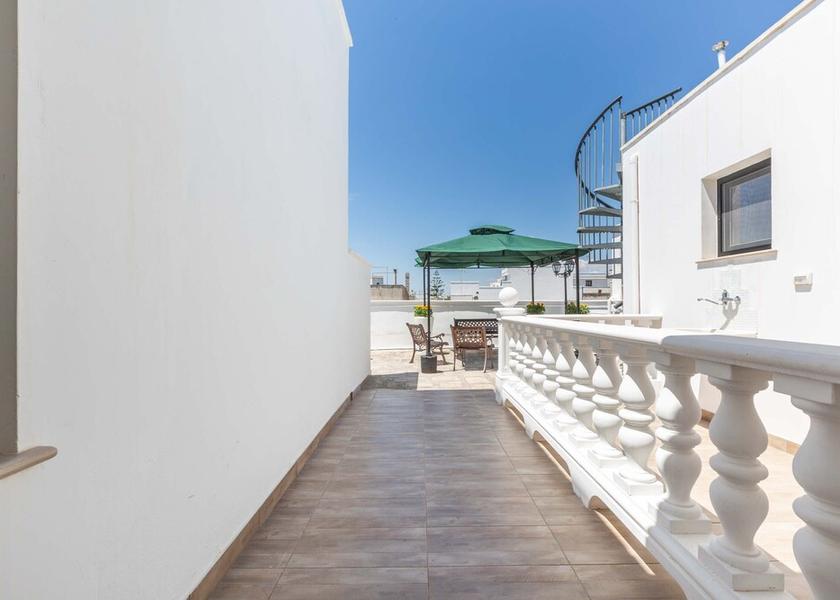 Puglia Melissano Balcony
