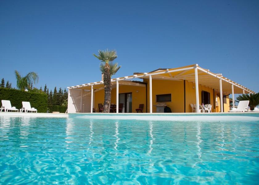 Puglia Melissano Pool