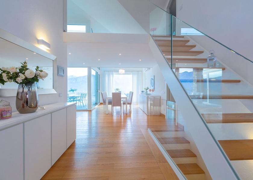 Lombardy Griante Staircase