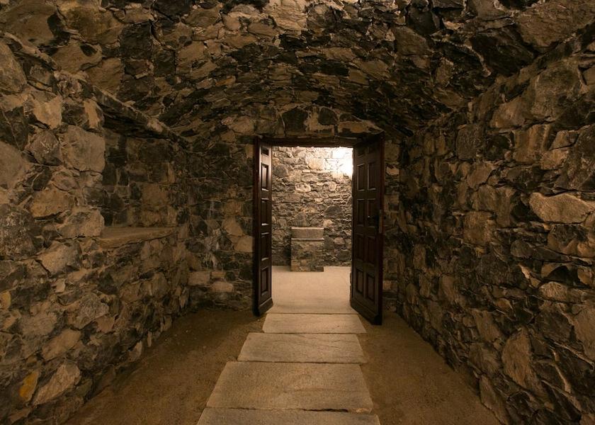 Lombardy Griante Amenity