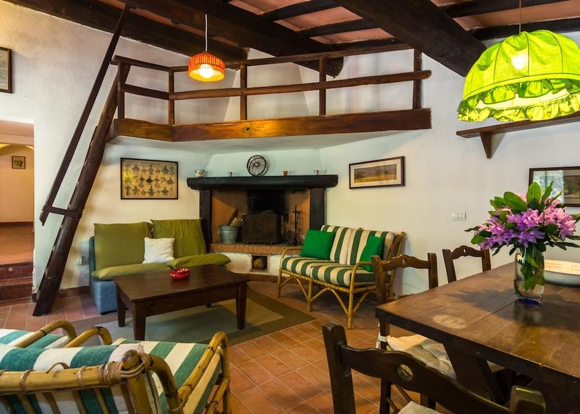 Tuscany San Marcello Piteglio Dining Area