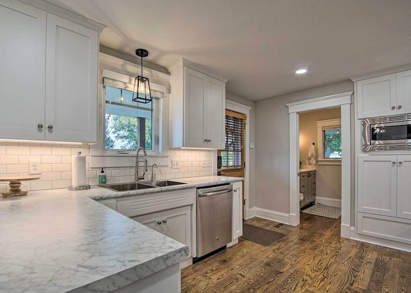  Silver Lake Interior Entrance