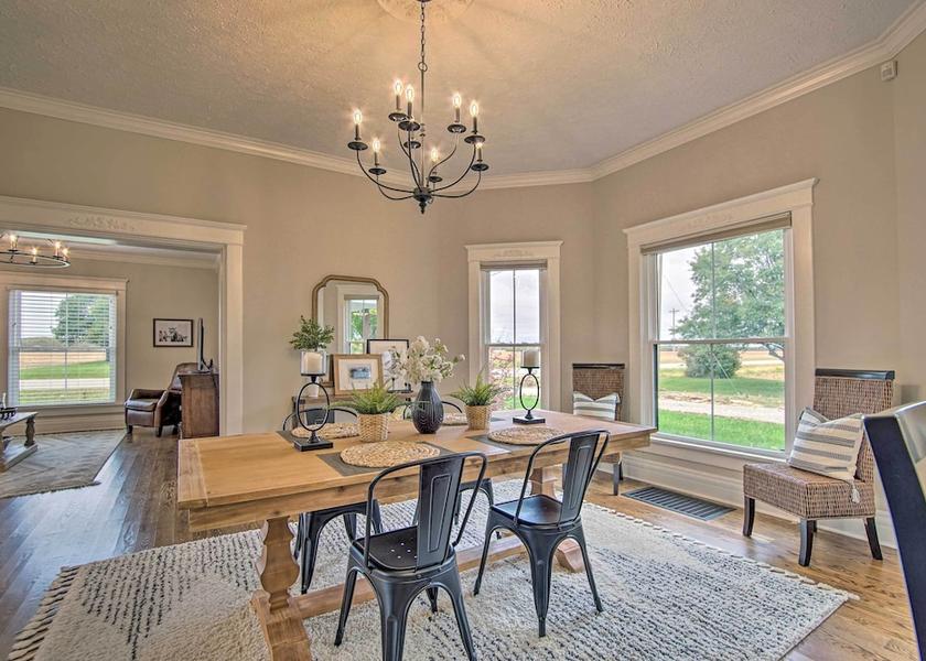  Silver Lake Interior Entrance