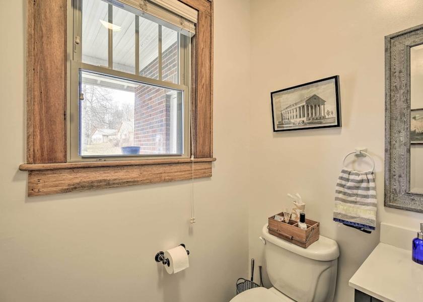  Floyd Interior Entrance