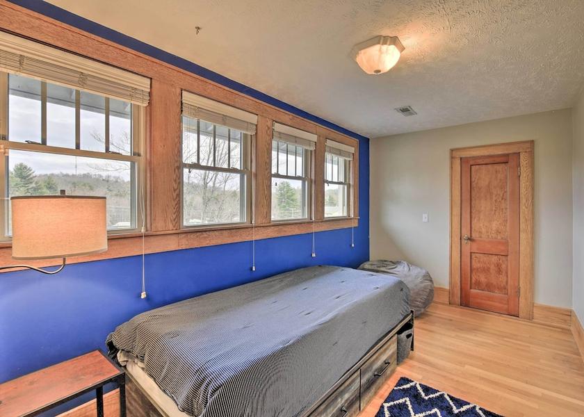  Floyd Interior Entrance