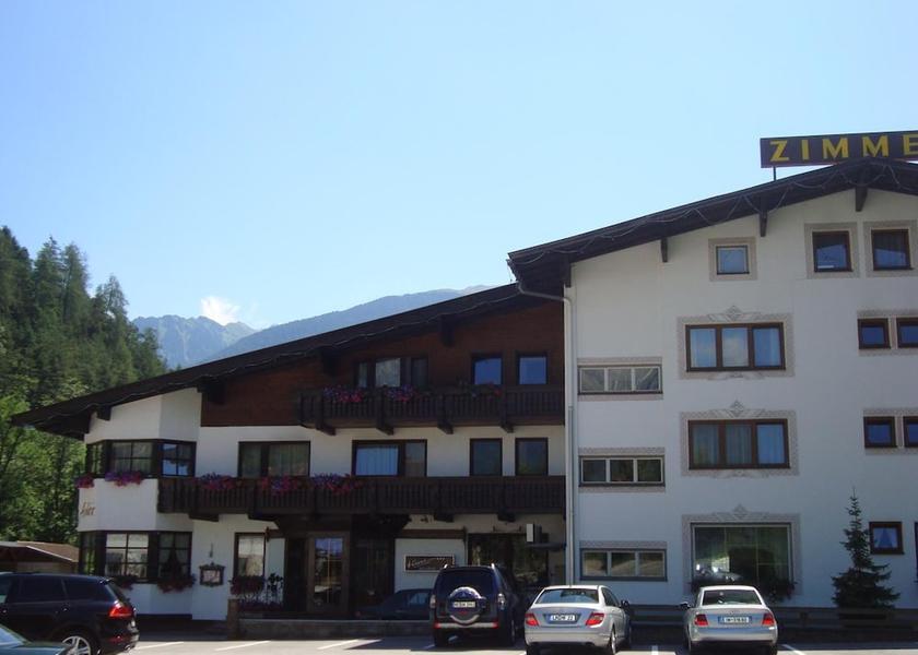  Imst Exterior Detail