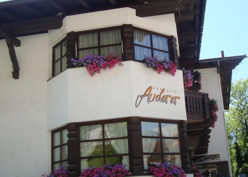  Imst Exterior Detail