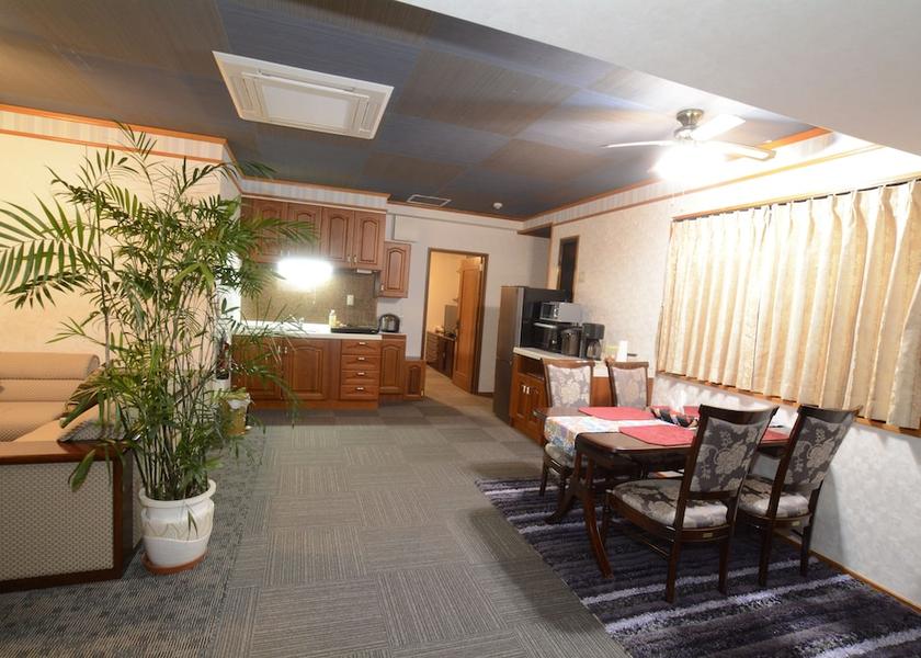  Okinawa Room
