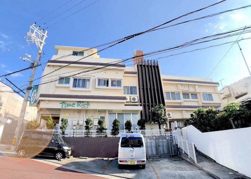  Okinawa Exterior Detail