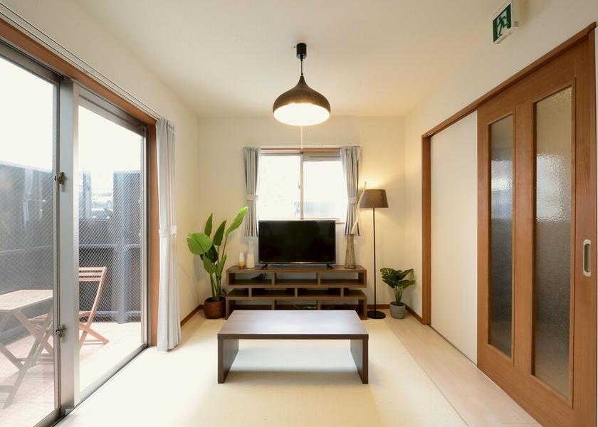  Okinawa Interior Entrance