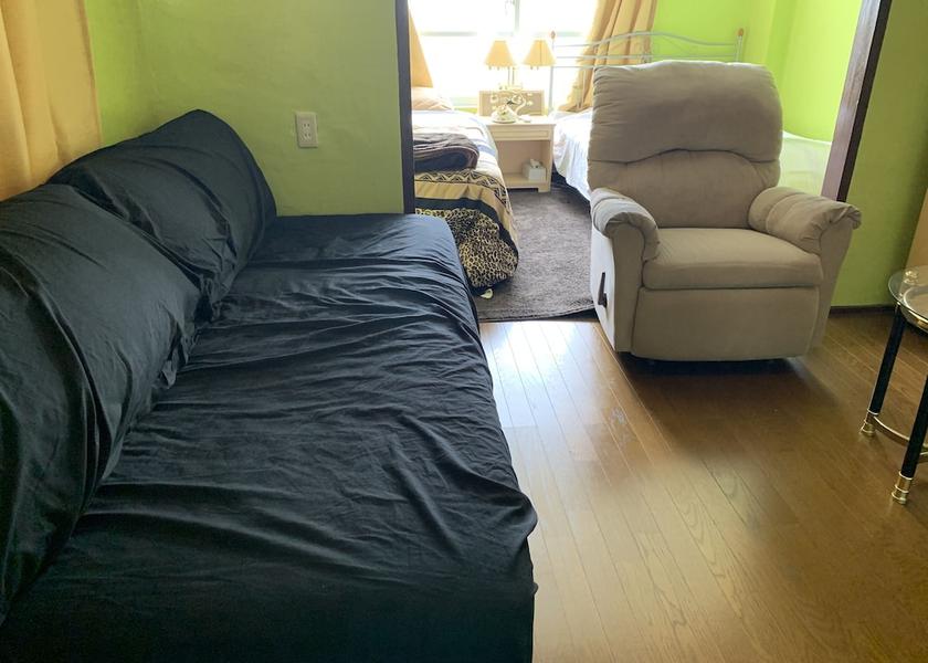  Okinawa Room