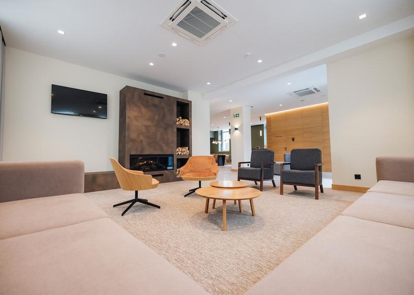  Mondragon Living Area