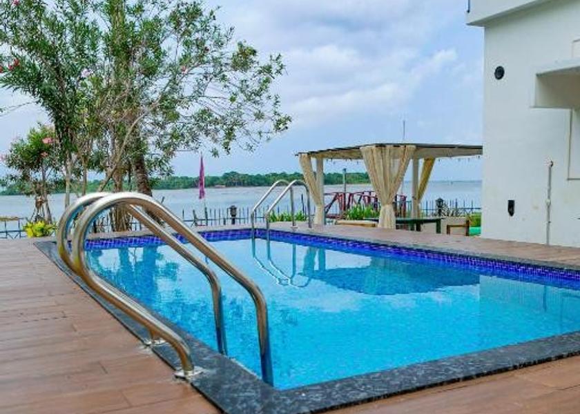 Kerala Alleppey Pool