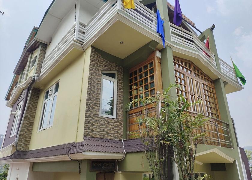 Uttarakhand Bhimtal Hotel Exterior