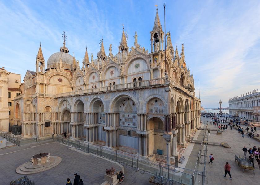 Veneto Venice Exterior Detail