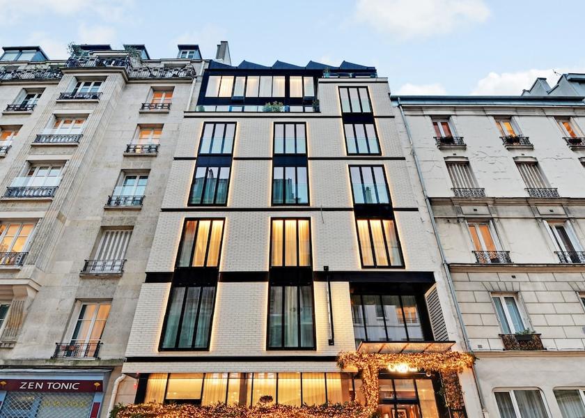 Île-de-France Paris Front of property - evening/night