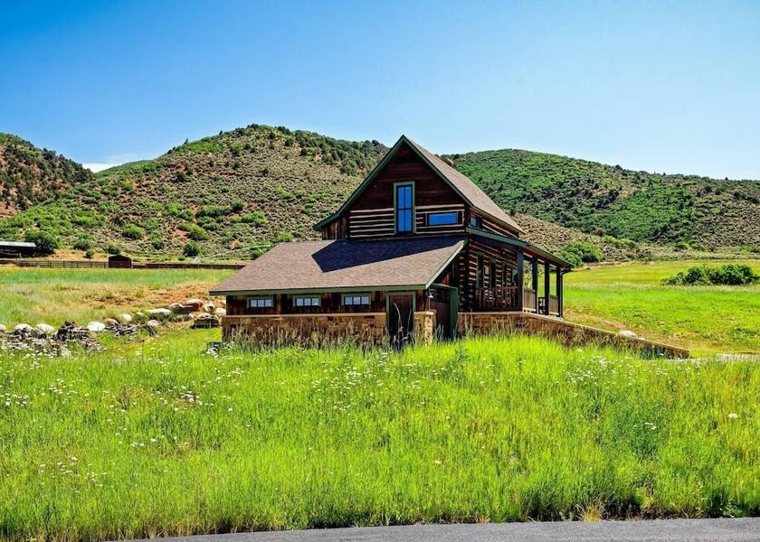 Colorado Aspen Exterior Detail