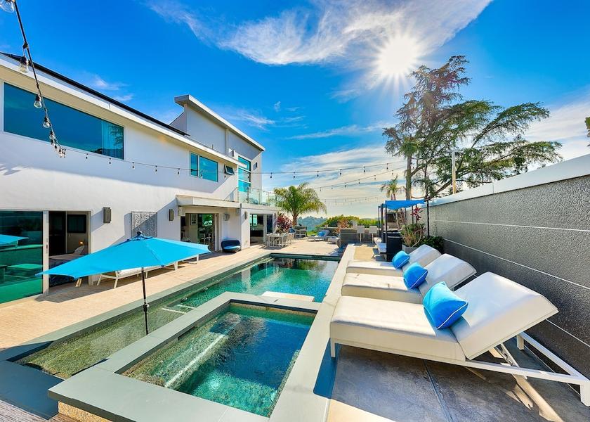 California Los Angeles Exterior Detail