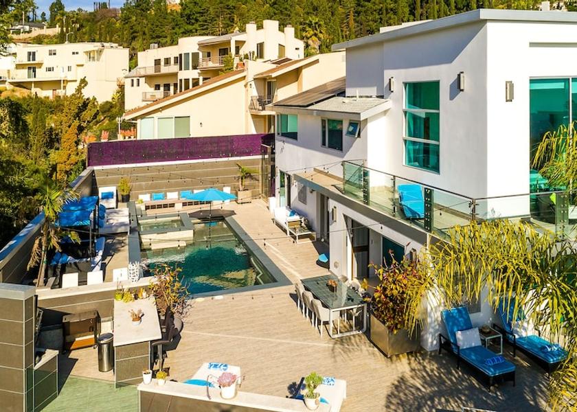 California Los Angeles Exterior Detail