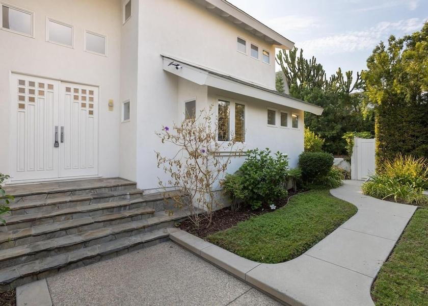 California Los Angeles Exterior Detail