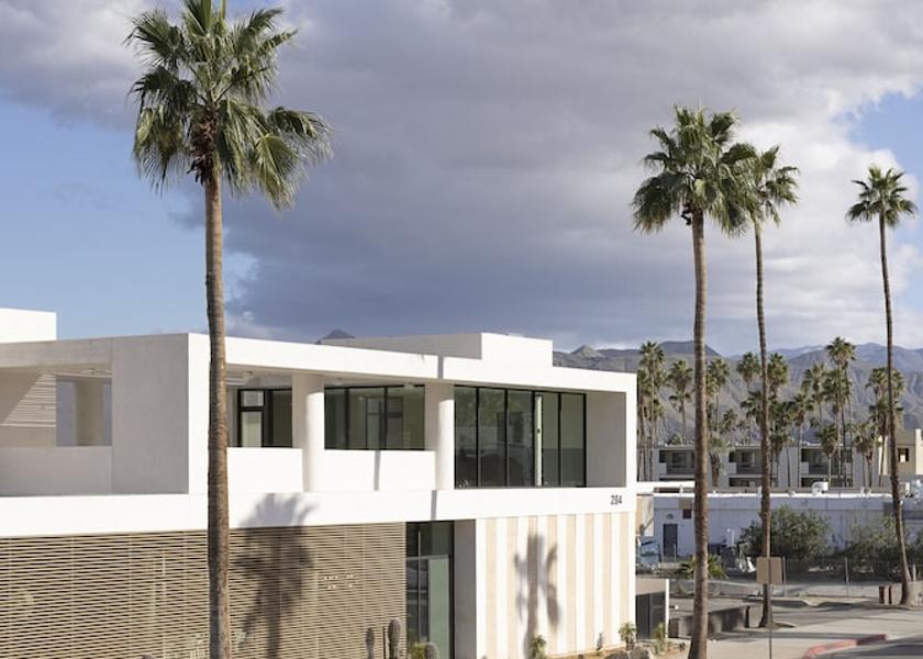 California Palm Springs Exterior